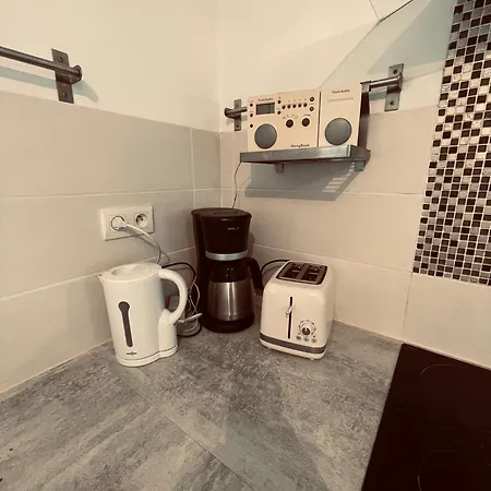 Capstay La Criee -